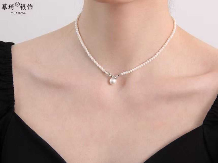 Delicate pearl choker